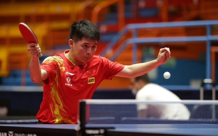 等待他以更 等待他以更