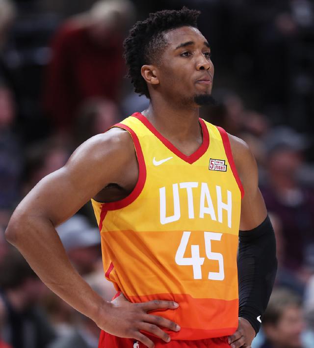 轻球员更容 轻球员更容